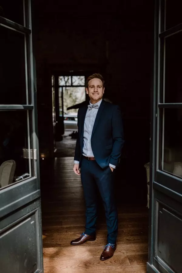 Hochzeitsfotograf Sven hebbinghaus fotografiert Bräutigam