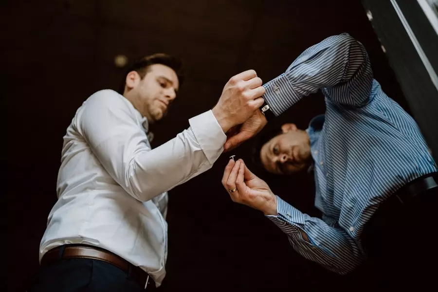 Rittergut Orr Getting Ready Bräutigam Sven Hebbinghaus Hochzeitsfotograf Köln